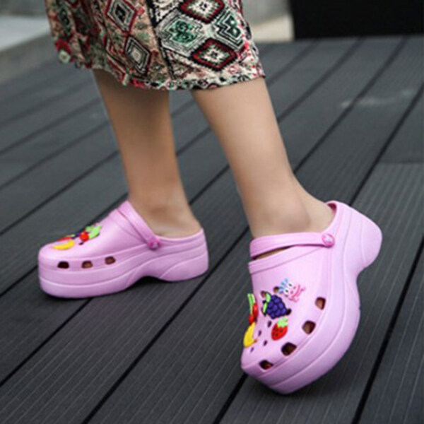 Summer Women Croc Clogs Platform Garden Sandals Cartoon Fruit Slippers Slip On For Girl Beach Shoes Fashion Slides Outdoor