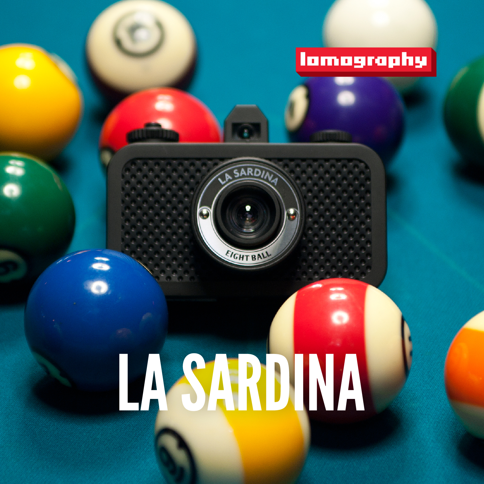 La Sardina 35mm Film Camera and Flash - Lomography 135 Analogue - 22mm wide angle lens