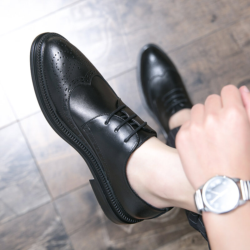 Brogue Genuine Leather Shoes British Fashion Man Business Casual Small Leather Shoes Vintage Carved Pointed Formal Dress Height Increasing Wedding Shoes